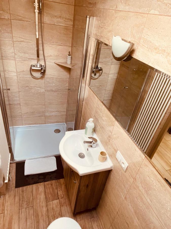 Pokoje Przy Bulwarach Uniejów Exterior foto
