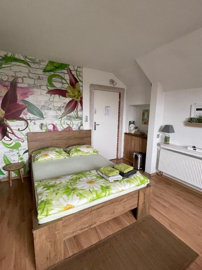 Pokoje Przy Bulwarach Uniejów Exterior foto